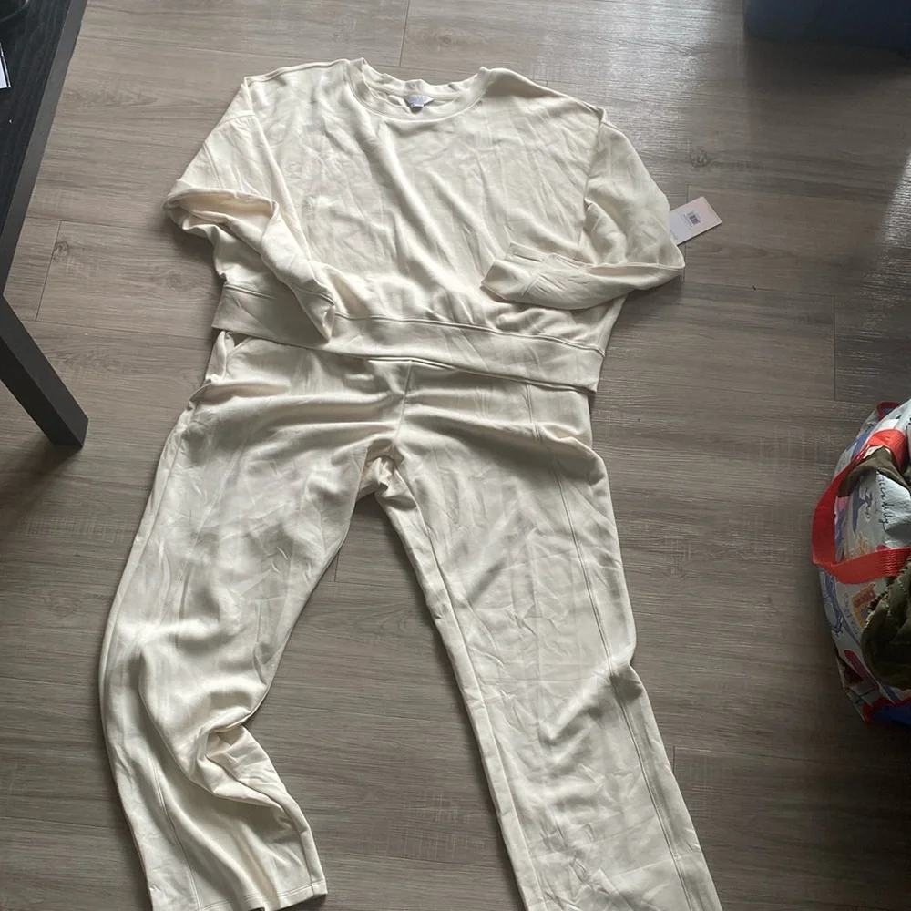 Matching set - Picture 1 of 5